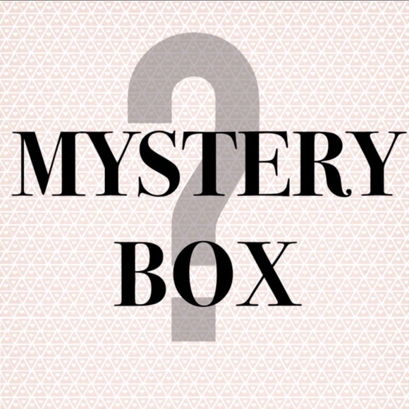 Other - Women’s Mystery Reseller Box 8 items for $25